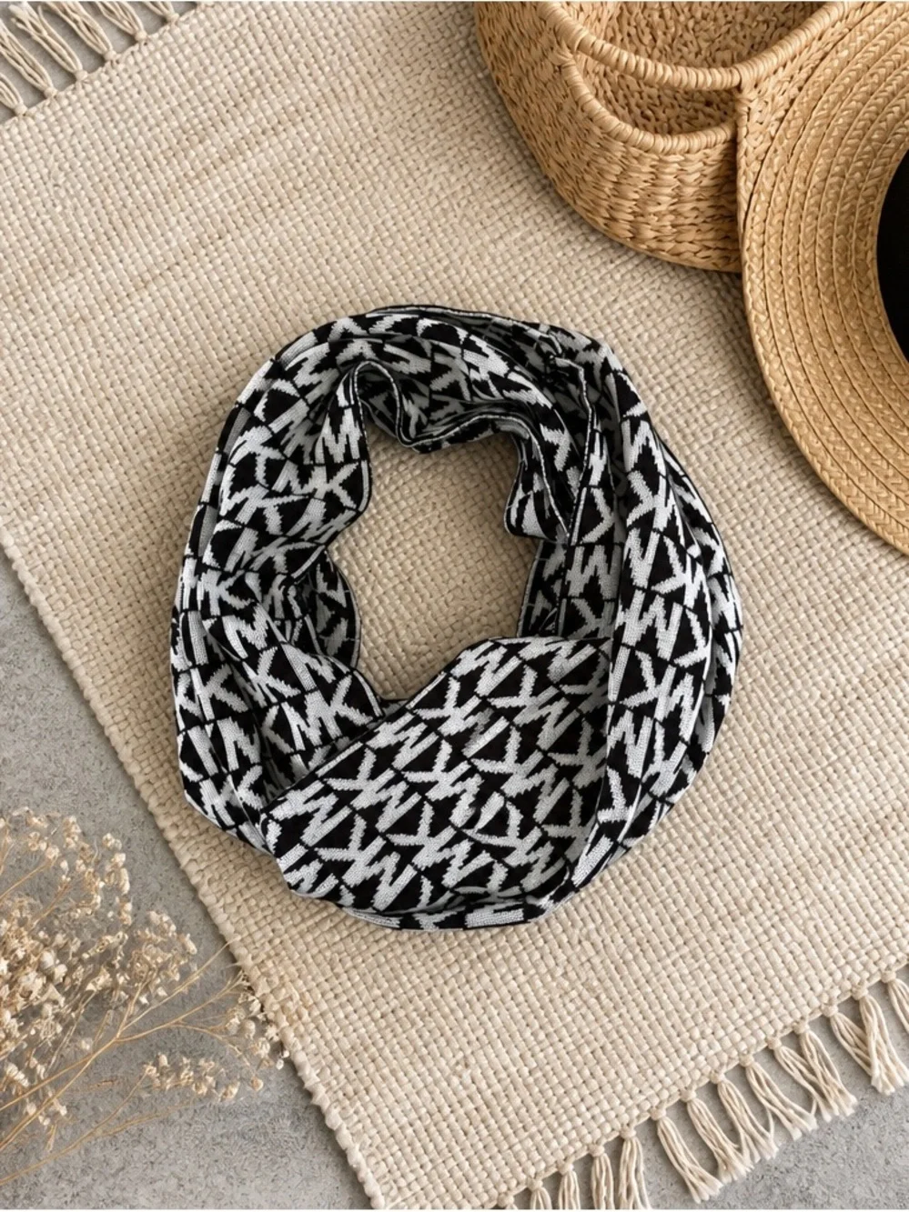 Michael Kors Signature Print Black & White - Scarf Women Accessories